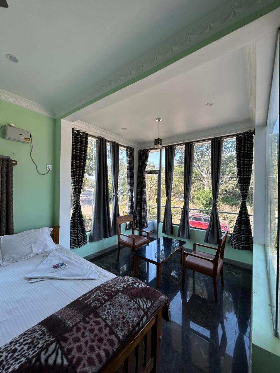 Yelagiri Goldhill Resort Zewnętrze zdjęcie